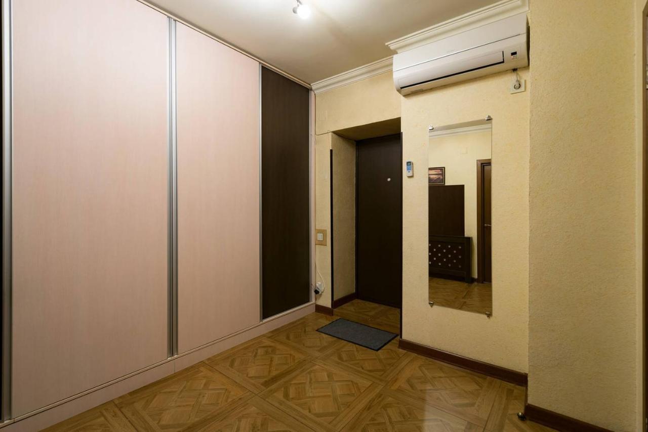 Nadezhda Apartments In Touristic Area, On The Dostyk Avenue 89 Almatî Exterior foto